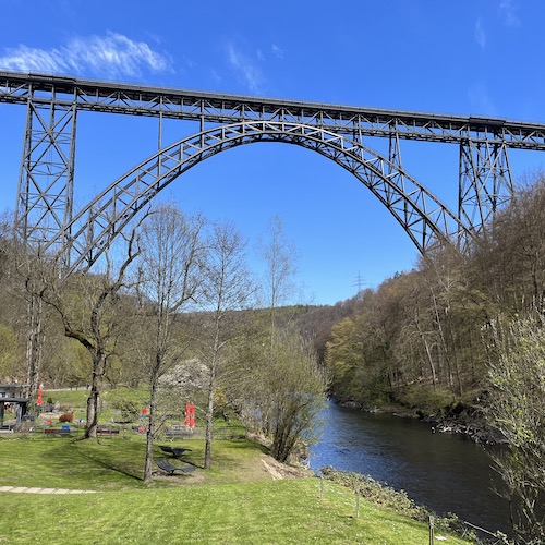 Die Entstehung der Müngstener Brücke und das verschwundene Dorf